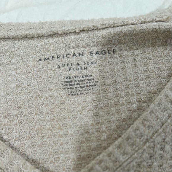 American eagle long sleeve - Picture 3 of 3